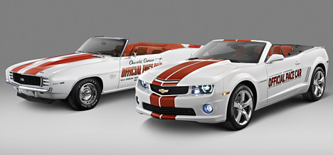1969 Chevrolet Camaro sammen med 2011 Chevrolet Camaro.